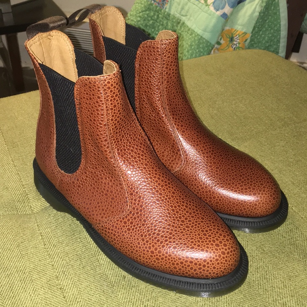 New. Dr. Martens Leather Chelsea Boots. Size 7.